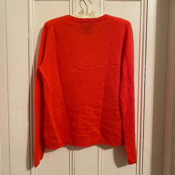 Tahari CASHMERE sweater v-neck 💯cashmere! - Picture 4 of 4